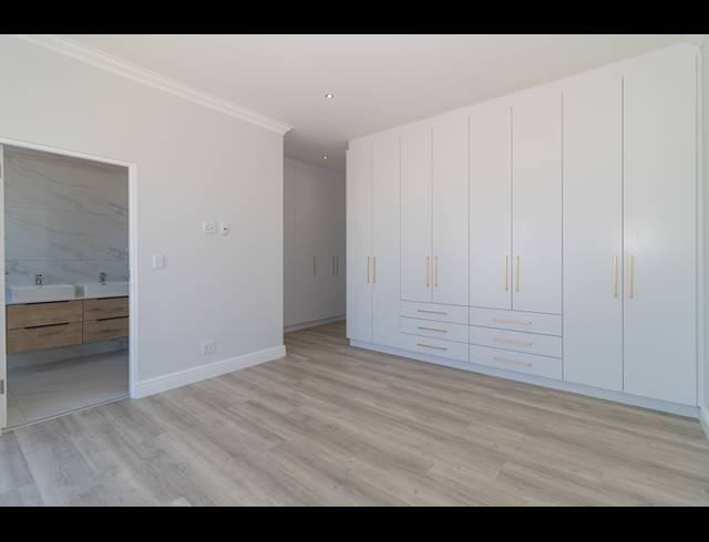 4 BEDROOM HOUSE FOR SALE IN SANDOWN